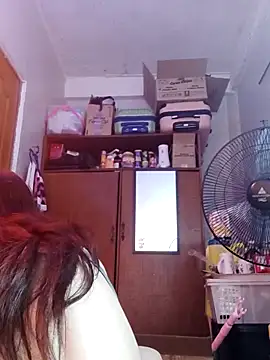 Snapshot of QueenSoreal chatting on February 26, 2025, 7:27 pm QueenSoreal online show from February 26, 2025, 7:27 pm