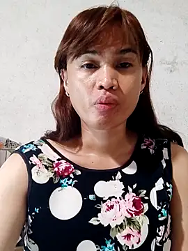 Snapshot of QueenSoreal chatting on September 9, 2025, 6:07 pm QueenSoreal online show from September 9, 2025, 6:07 pm