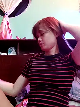 Snapshot of QueenSoreal chatting on October 18, 2025, 4:30 pm QueenSoreal online show from October 18, 2025, 4:30 pm