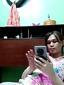 Snapshot of QueenSoreal chatting on November 10, 2025, 3:00 pm QueenSoreal online show from November 10, 2025, 3:00 pm