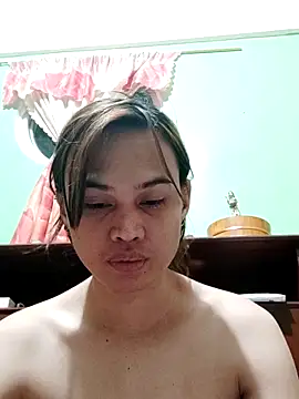 Snapshot of QueenSoreal chatting on November 15, 2025, 3:30 pm QueenSoreal online show from November 15, 2025, 3:30 pm