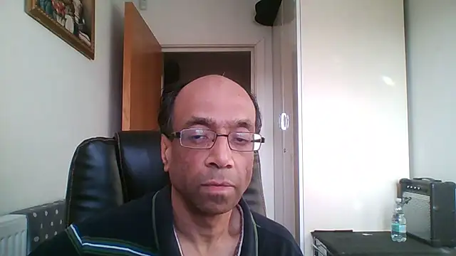 Snapshot of rauncher1 chatting on January 14, 2025, 2:43 pm rauncher1 online show from January 14, 2025, 2:43 pm