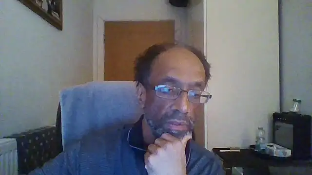 Snapshot of rauncher1 chatting on November 6, 2025, 9:43 am rauncher1 online show from November 6, 2025, 9:43 am