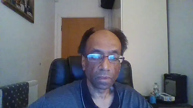 Snapshot of rauncher1 chatting on November 18, 2025, 9:25 am rauncher1 online show from November 18, 2025, 9:25 am