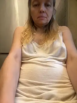 Snapshot of Susanel chatting on October 27, 2025, 12:53 pm Susanel online show from October 27, 2025, 12:53 pm