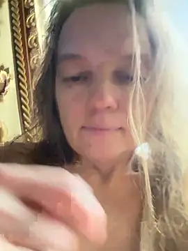 Snapshot of Susanel chatting on November 7, 2025, 10:15 am Susanel online show from November 7, 2025, 10:15 am