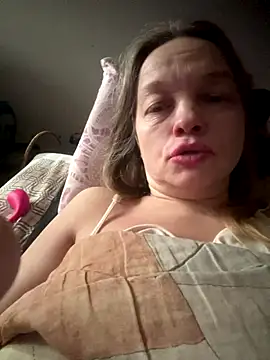 Snapshot of Susanel chatting on November 22, 2025, 11:31 am Susanel online show from November 22, 2025, 11:31 am