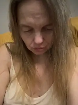 Snapshot of Susanel chatting on November 29, 2025, 12:02 am Susanel online show from November 29, 2025, 12:02 am