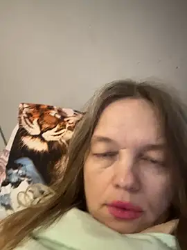 Snapshot of Susanel chatting on December 14, 2025, 12:43 pm Susanel online show from December 14, 2025, 12:43 pm