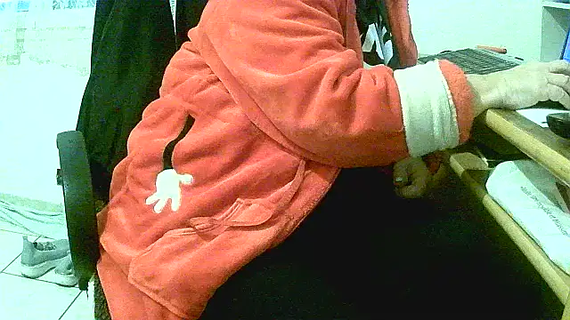 Snapshot of douceur63 chatting on December 21, 2024, 11:44 am douceur63 online show from December 21, 2024, 11:44 am