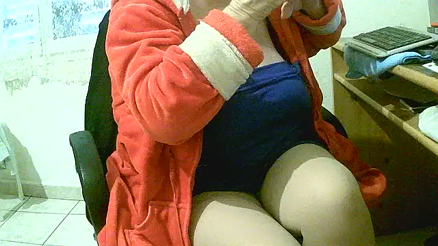 Snapshot of douceur63 chatting on December 26, 2024, 11:43 am douceur63 online show from December 26, 2024, 11:43 am