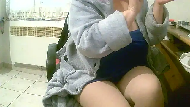 Snapshot of douceur63 chatting on February 27, 2025, 11:31 am douceur63 online show from February 27, 2025, 11:31 am