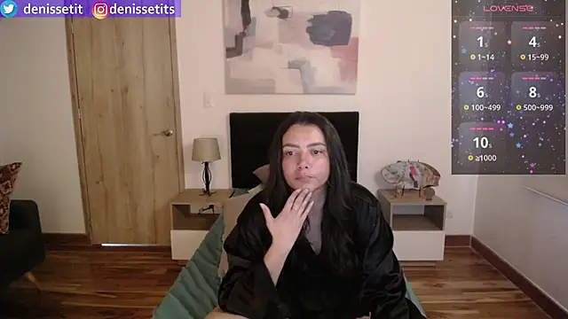 Snapshot of DenisseTits chatting on February 7, 2025, 8:10 pm DenisseTits online show from February 7, 2025, 8:10 pm