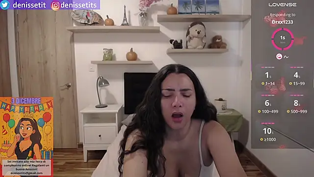 Snapshot of DenisseTits chatting on November 22, 2025, 2:27 pm DenisseTits online show from November 22, 2025, 2:27 pm