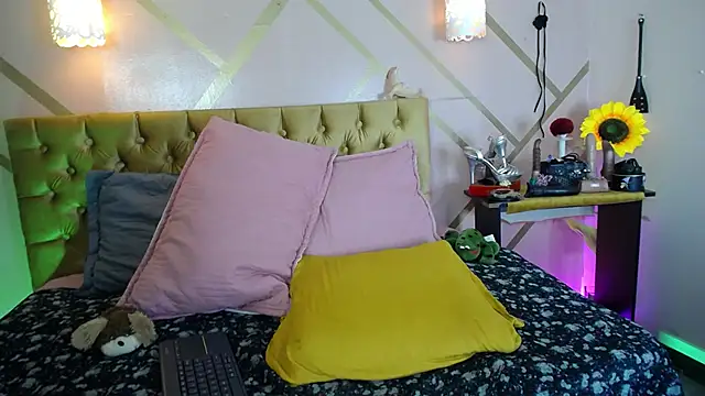 Snapshot of dove_mature chatting on September 23, 2025, 5:43 am dove mature online show from September 23, 2025, 5:43 am