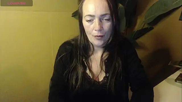 cloe85nl online show from December 4, 2025, 9:51 am