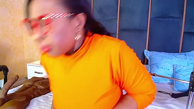 CaseyMoon online show from November 29, 2025, 12:41 pm