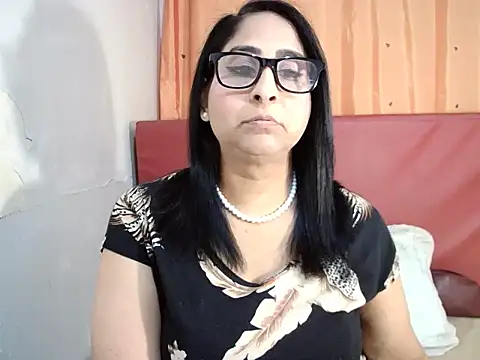 Snapshot of Indiankushy chatting on February 26, 2025, 5:17 pm Indiankushy online show from February 26, 2025, 5:17 pm