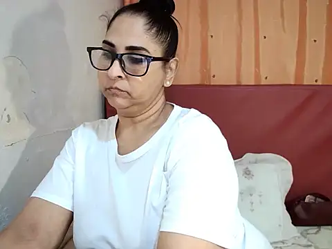 Snapshot of Indiankushy chatting on September 19, 2025, 4:51 pm Indiankushy online show from September 19, 2025, 4:51 pm