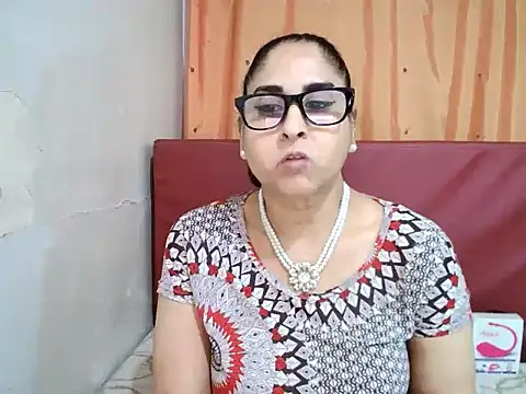 Snapshot of Indiankushy chatting on October 7, 2025, 4:48 pm Indiankushy online show from October 7, 2025, 4:48 pm