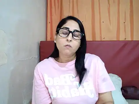 Snapshot of Indiankushy chatting on October 30, 2025, 4:19 pm Indiankushy online show from October 30, 2025, 4:19 pm