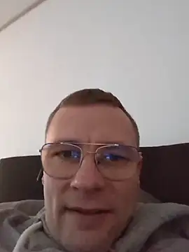 buchr1 online show from November 21, 2025, 11:31 am