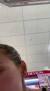 lolabunny9 online show from December 18, 2024, 6:46 pm