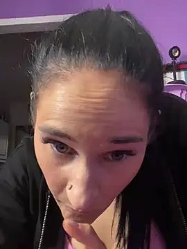 lolabunny9 online show from January 12, 2025, 12:49 am