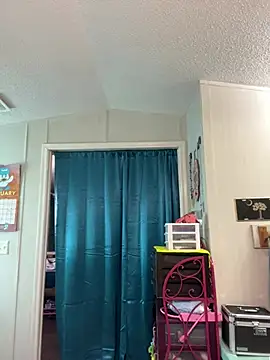 lolabunny9 online show from January 16, 2025, 4:07 pm