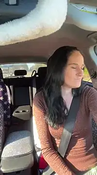 lolabunny9 online show from January 25, 2025, 8:21 pm