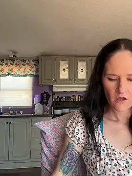 lolabunny9 online show from February 3, 2025, 7:10 pm