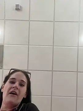 lolabunny9 online show from February 21, 2025, 6:37 pm