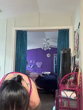 lolabunny9 online show from March 7, 2025, 1:29 pm