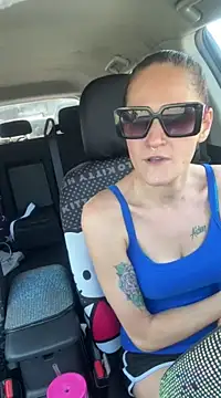 lolabunny9 online show from March 14, 2025, 5:13 pm