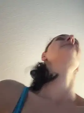 lolabunny9 online show from September 11, 2025, 1:44 pm