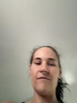 lolabunny9 online show from September 16, 2025, 1:23 pm