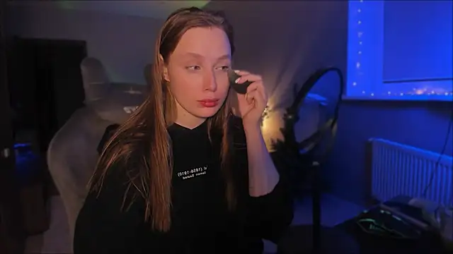 Rachel Ro online show from December 17, 2024, 8:32 pm