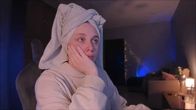 Rachel Ro online show from January 25, 2025, 8:42 pm