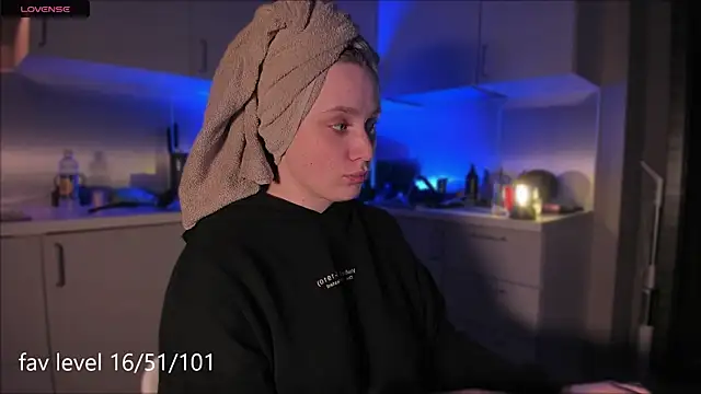 Rachel Ro online show from September 28, 2025, 1:44 am