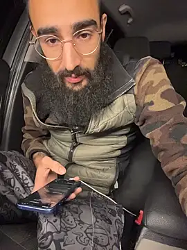 Snapshot of Av0caT chatting on December 20, 2025, 12:40 am Av0caT online show from December 20, 2025, 12:40 am