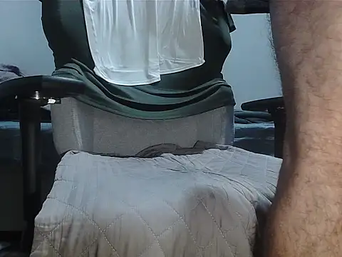 Snapshot of br23cock chatting on December 4, 2025, 2:04 pm br23cock online show from December 4, 2025, 2:04 pm