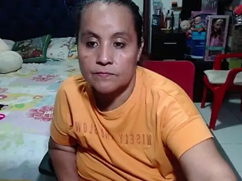 Snapshot of pervert_mommy_ chatting on February 3, 2025, 12:36 pm pervert mommy online show from February 3, 2025, 12:36 pm