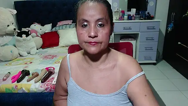 Snapshot of pervert_mommy_ chatting on November 5, 2025, 10:37 am pervert mommy online show from November 5, 2025, 10:37 am