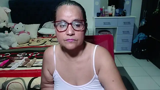 Snapshot of pervert_mommy_ chatting on November 20, 2025, 10:31 pm pervert mommy online show from November 20, 2025, 10:31 pm