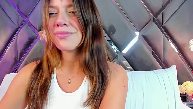 Snapshot of emperatriz_reyes chatting on March 5, 2025, 3:18 am emperatriz reyes online show from March 5, 2025, 3:18 am