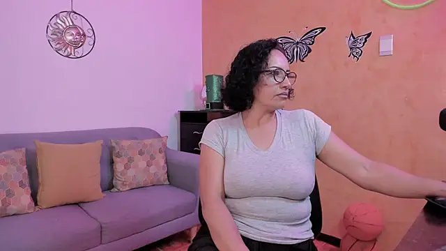 scarlet wet online show from November 18, 2025, 12:38 am