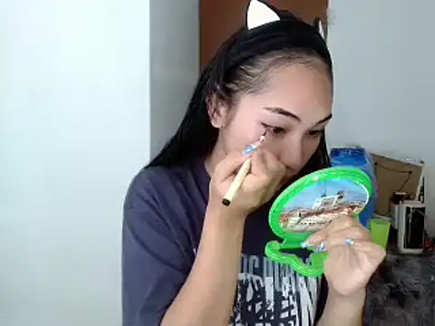 SweetLilly 18 online show from December 7, 2024, 1:29 pm