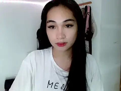 SweetLilly 18 online show from February 18, 2025, 11:33 am