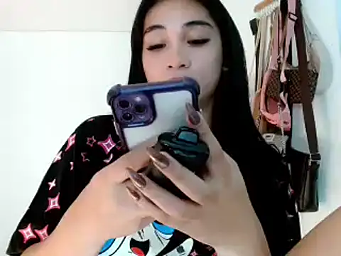 SweetLilly 18 online show from February 19, 2025, 3:05 pm