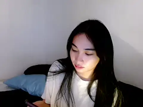 SweetLilly 18 online show from March 4, 2025, 4:17 am